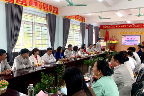 Trường THPT Nậm Nhùn tổ chức buổi Toạ đàm Kỷ niệm 43 năm ngày Nhà giáo Việt Nam (20/11/1982 - 20/11/2025)