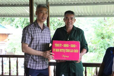 Xã Nậm Hàng quan tâm chăm lo các gia đình chính sách