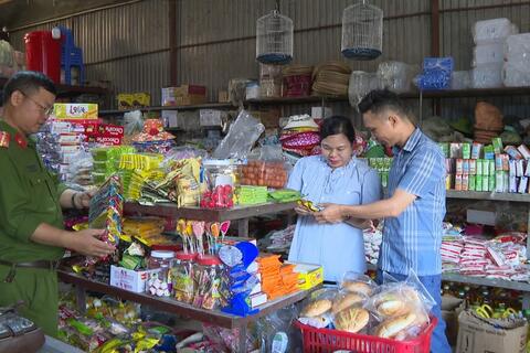 <a href="/tin-tuc-su-kien/hoat-dong-cua-dang-bo-huyen" title="Chuyên đề" rel="dofollow">CHUYÊN ĐỀ</a>