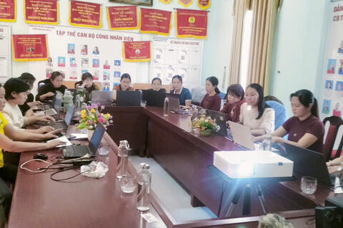 Trường Mầm non Sông Đà tổ chức bổi dưỡng ứng dụng công nghệ thông tin trong giáo dục mầm non