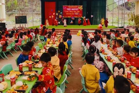 Trường Mầm non Sông Đà tổ chức hoạt động chào Xuân Bính Ngọ và tiệc buffet cho trẻ năm 2026