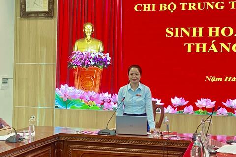 Chi bộ Trung tâm phục vụ hành chính công tổ chức sinh hoạt chi bộ mẫu