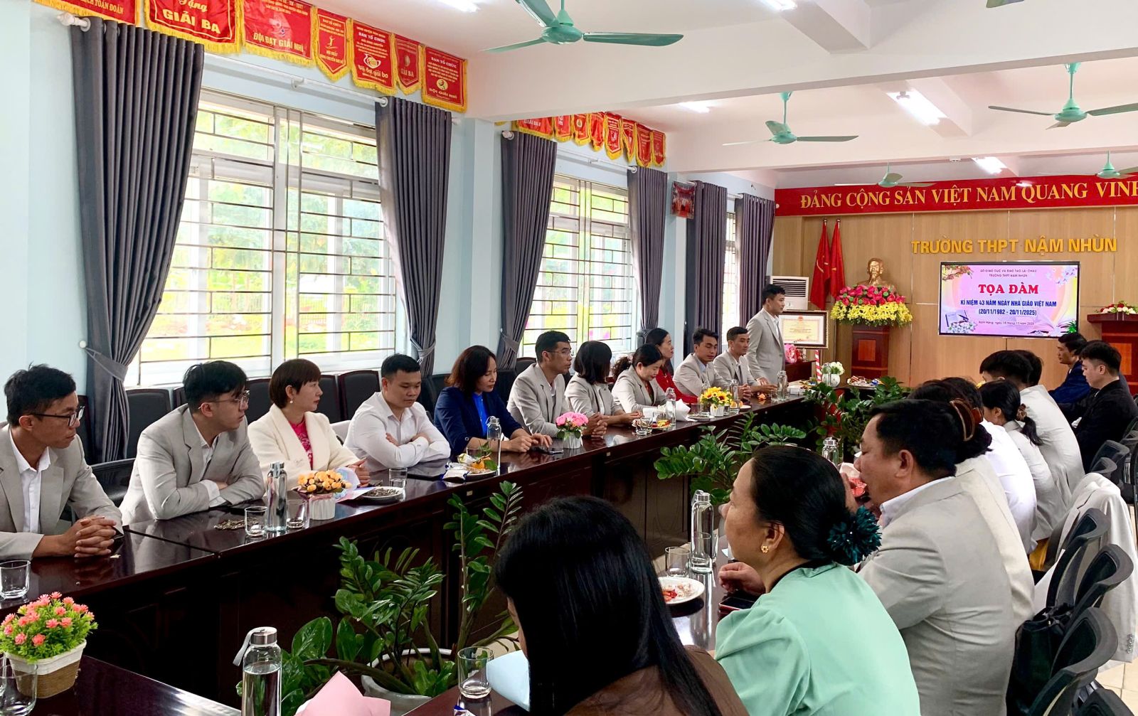 Quang cảnh buổi tọa đàm